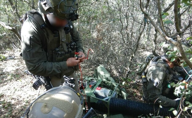 לוחמי ס״פ מנטרלים אמל״ח בלבנון (צילום: דובר צה