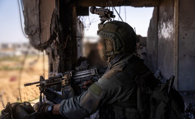 כוחות חטיבת 188 עצרו מחבלי חמאס שנכנעו ברפיח כוחות חטיבת 188 עצרו מחבלי חמאס שנכנעו ברפיח