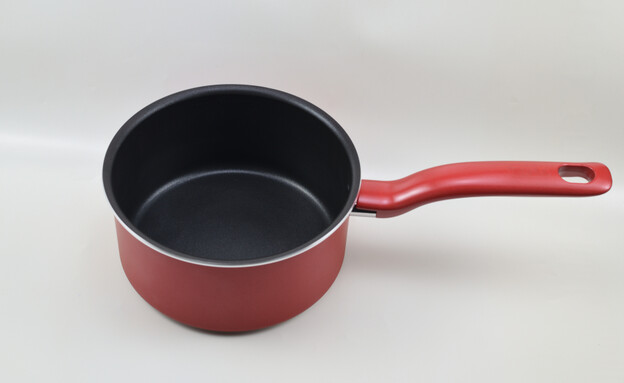 סיר עם ידית ארוכה