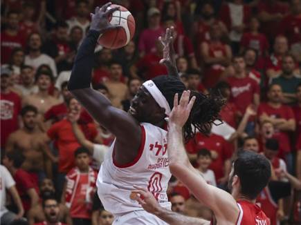 אבל מוטלי עזר לגינת לשמור על האדומים בתמונה (מאור אלקסלסי)