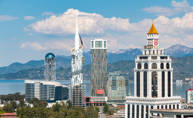  אשת טורס - בטומי