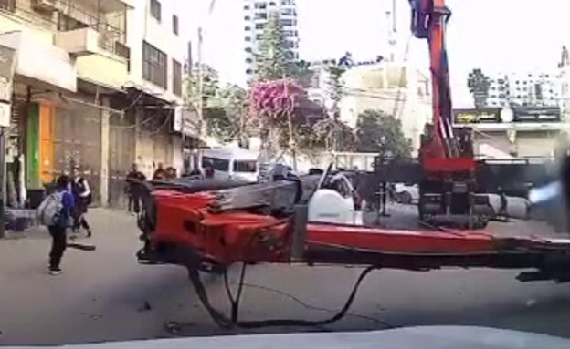 קריסת מנוף על רכב בכפר עקב (צילום: שימוש לפי סעיף 27 א)