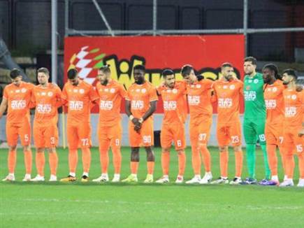 תצליח להישאר? (עודד חסין) (צילום: ספורט 5)