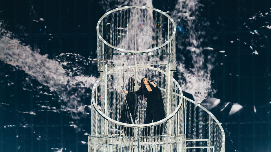 יובל רפאל על הבמה בבאזל, מתוך החזרה הראשונה