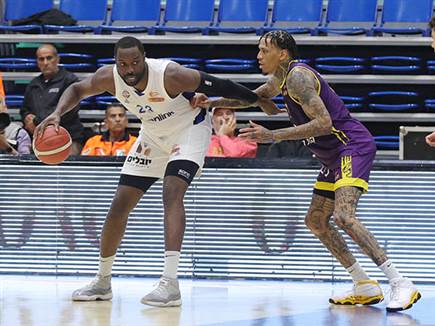 אונואקו. “עובד קשה“ (אלן שיבר) (צילום: ספורט 5)