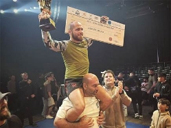 "אם לא הג`יו ג`יטסו הייתי מאבד את זה". סורמונט (צילום: ספורט 5)