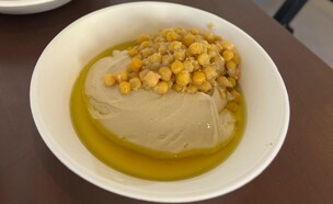 מנת חומוס גרגירים (צילום: ניצן לנגר, mako אוכל)
