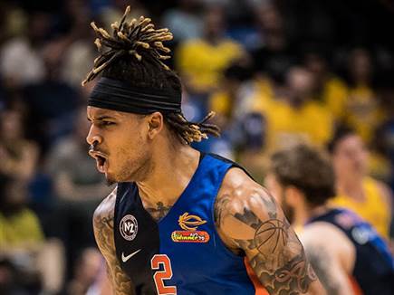 תיקן את המשחק הקודם. בראון (עודד קרני)