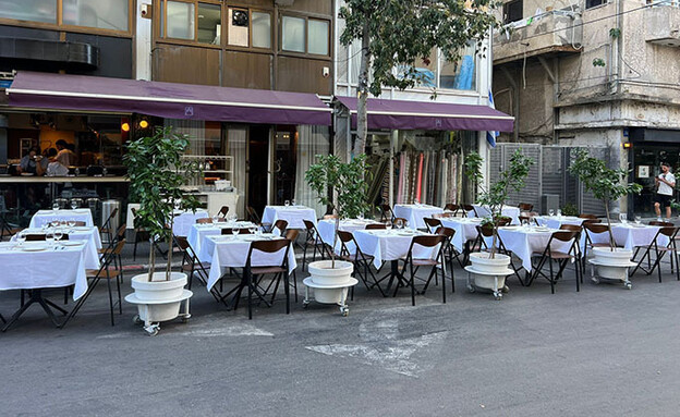 מוכנים לסרביס ערב בברבור (צילום: לין לוי, mako אוכל)