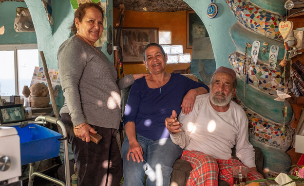 ניסים קחלון ואחיותיו (צילום: עמית מרטין מנשרוף, N12)