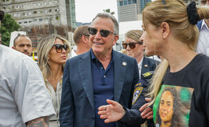 סטיב וויטקוף בכיכר החטופים (צילום: מירים אליסטר, פלאש 90)