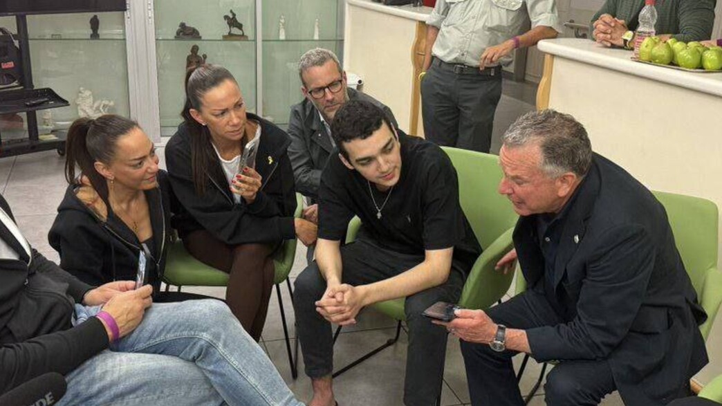 עידן אלכסנדר משוחח עם הנשיא טראמפ