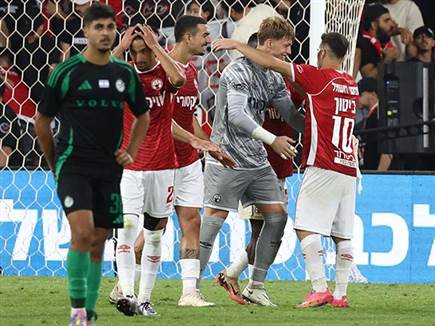 הפועל ב“ש חוגגת. הדלק יספיק לה לקו הסיום? (דני מרון) (צילום: ספורט 5)