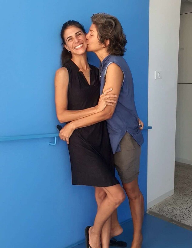 מרים כבסה ונועה רווה (צילום: אנה גלפנד)