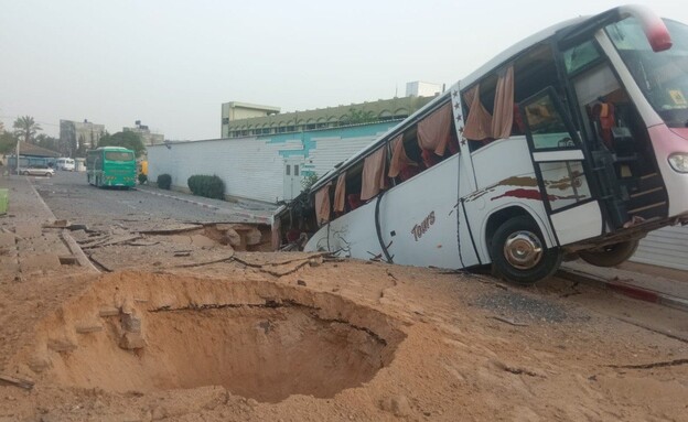 אוטובוס אגד בחיסול סינוואר (צילום: רשתות חברתיות לפי סעיף 27א)
