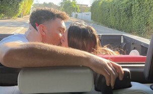 רגע לפני הביצוע באירוויזיון: עידו מלכה מברך את יובל רפאל (צילום: אינסטגרם)