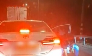 מעצר החשודים בכביש 6 (צילום: דוברות המשטרה)