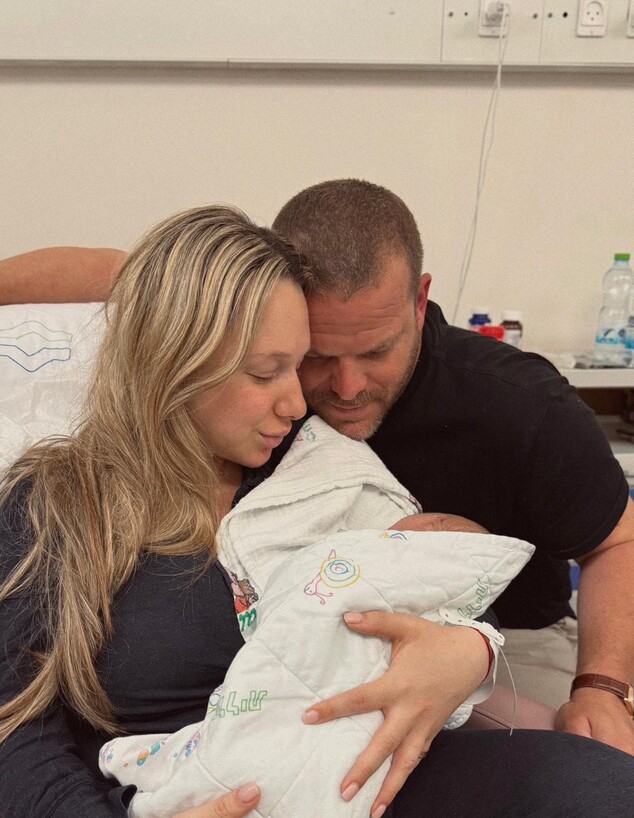 ספיר סבן ילדה בן שני