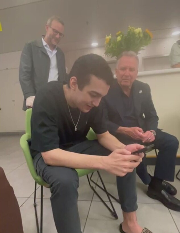 עידן אלכסנדר משוחח בטלפון עם נשיא ארה