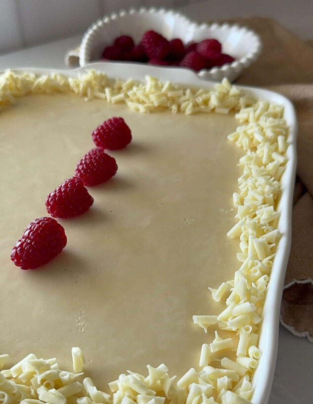 עוגת קרמבו פטל ושוקולד לבן לחג שבועות 