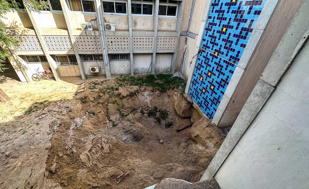 התקיפה הישראלית בבית החולים האירופי בעזה (צילום: עבד רחים חטיב, פלאש 90)