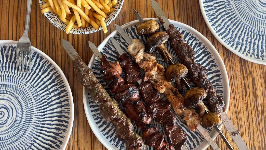 כיף לפתוח שולחן. גוגיס