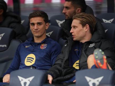 דה יונג וגאבי. ישבו לא מעט על הספסל של ברצלונה (GETTY) (צילום: ספורט 5)