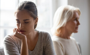 אמא ובת (צילום: fizkes, shutterstock)