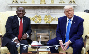 פגישת דונלד טראמפ ונשיא דרום אפריקה סיריל רמפוזה  (צילום: reuters)