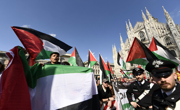 מחאה פרו פלסטינית מילאנו  (צילום: getty images)