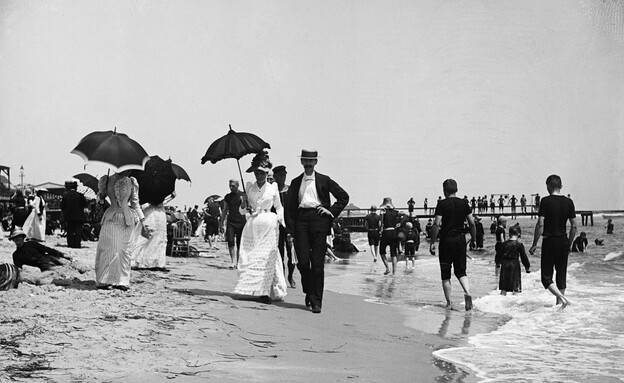 מבלים בחוף אטלנטיק סיטי 1890 (צילום: Bettmann, getty images)