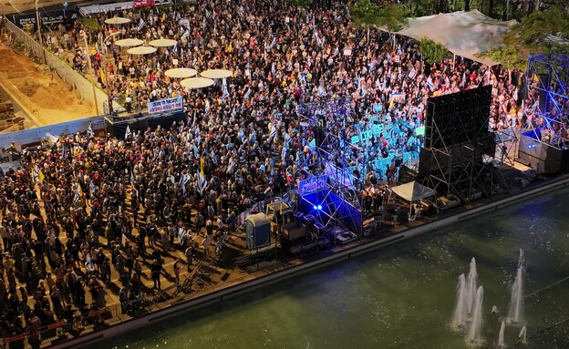 מחאה בכיכר רבין מחאה בכיכר רבין