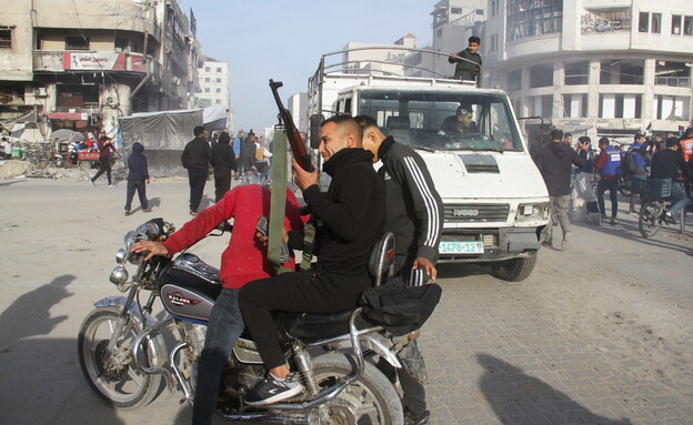 מחבלי חמאס ברצועת עזה (צילום: Reuters)