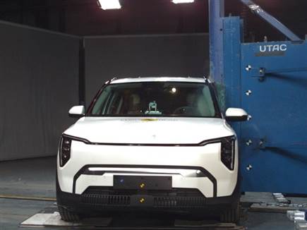 קיה EV3 - מכונית השנה בעולם 2025 - נבחנה פעמיים (צילום: ספורט 5)