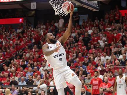 ג`ונסון החזיר את ירושלים למשחק ברבע השלישי (שיבר)