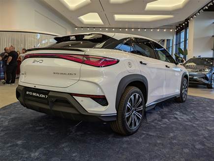 4 יחידות הנעה: מ-231 כ“ס ועד 531 כ“ס ועד 540 ק“מ של טווח נסיעה (צילום: ספורט 5)