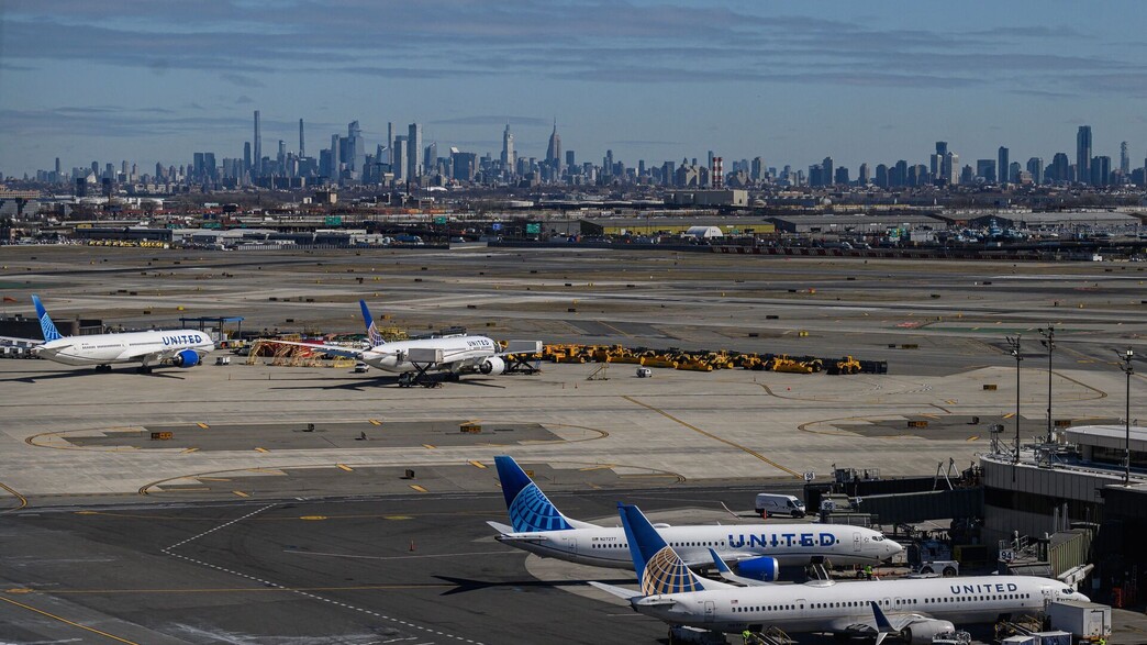 מטוסים נמל התעופה ניו ארק ניו יורק מטוסים נמל התעופה ניו ארק ניו יורק