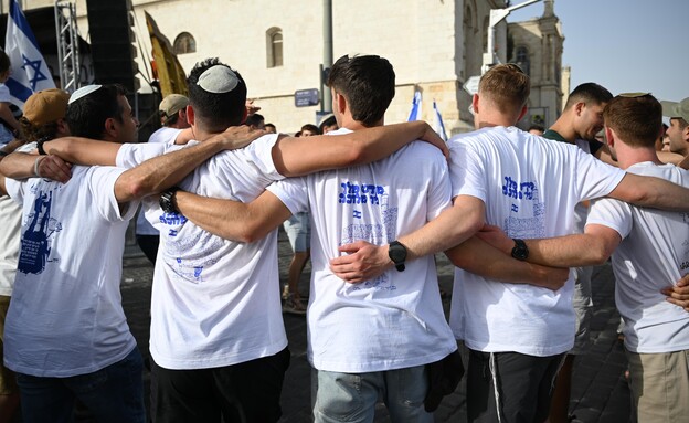 מצעד הדגלים בירושלים (צילום: יואב דודקביץ', TPS)