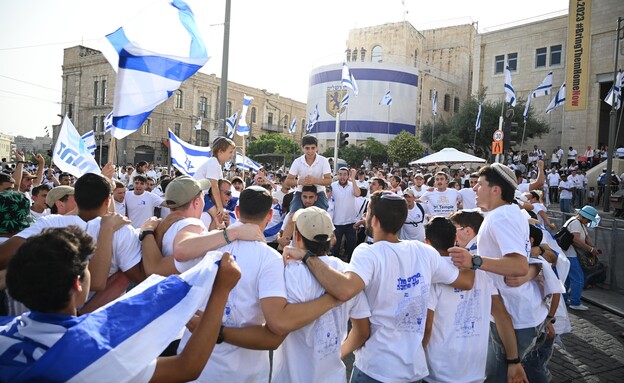 מצעד הדגלים בירושלים (צילום: יואב דודקביץ', TPS)