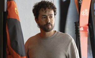 ראמי יוסף, "בודדים בפסגה" (צילום: Macall Polay/HBO, באדיבות HOT ,yes וסלקום TV, יחסי ציבור)