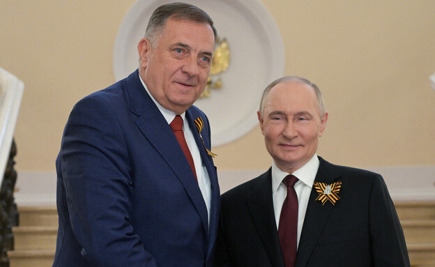 מילורד דודיק עם פוטין במצעד הניצחון במוסקווה