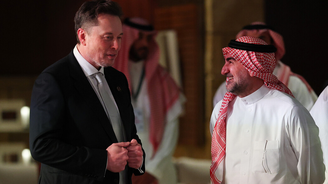 אילון מאסק מבקר בערב הסעודית אילון מאסק מבקר בערב הסעודית