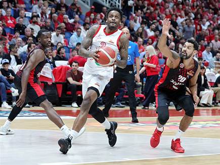 בלייקני והפועל תל אביב פתחו מצוין (שיבר)