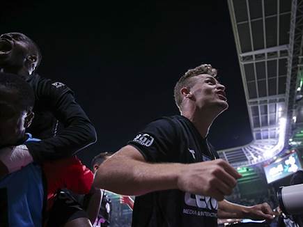 “חותמת על העונה“. נוי חוגג את ה-1:5 בדרבי (צילום: מאור אלקסלסי) (צילום: ספורט 5)