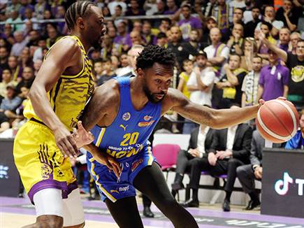 הפועל ת“א או ירושלים יחכו לה שם (צילום: אלן שיבר)