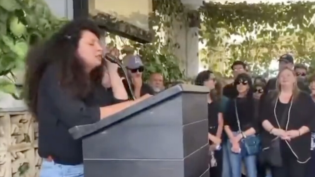 שי-לי עטרי שרה בהלוויית אביה יוסי עטרי ז"ל שי-לי עטרי שרה בהלוויית אביה יוסי עטרי ז"ל