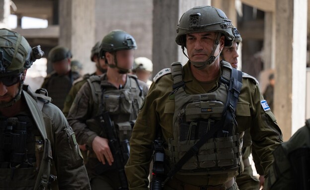 הרמטכ"ל אייל זמיר בהערכת מצב בנוגע להרחבת התמרון (צילום: דובר צה"ל)