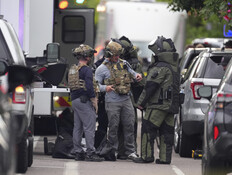 זירת הפיגוע בצעדה למען חטופים בבולדר, קולרדו (צילום: AP)