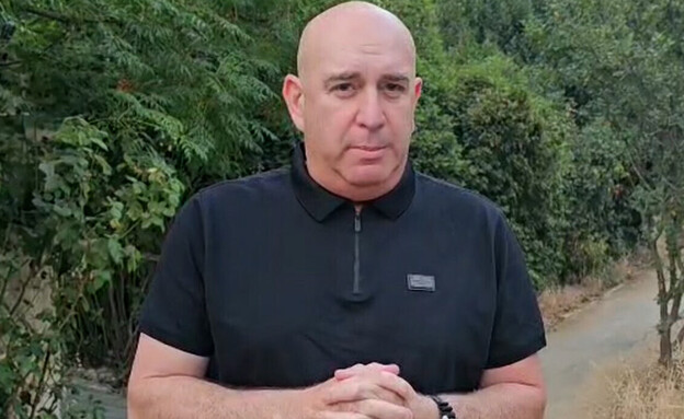 ניר דבורי