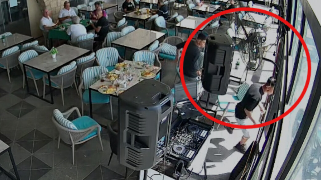 הנערים שברחו מהמסעדה הנערים שברחו מהמסעדה